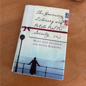 The Guernsey Literary and Potato Peel Pie Society book hardback Mary Ann Shaffer